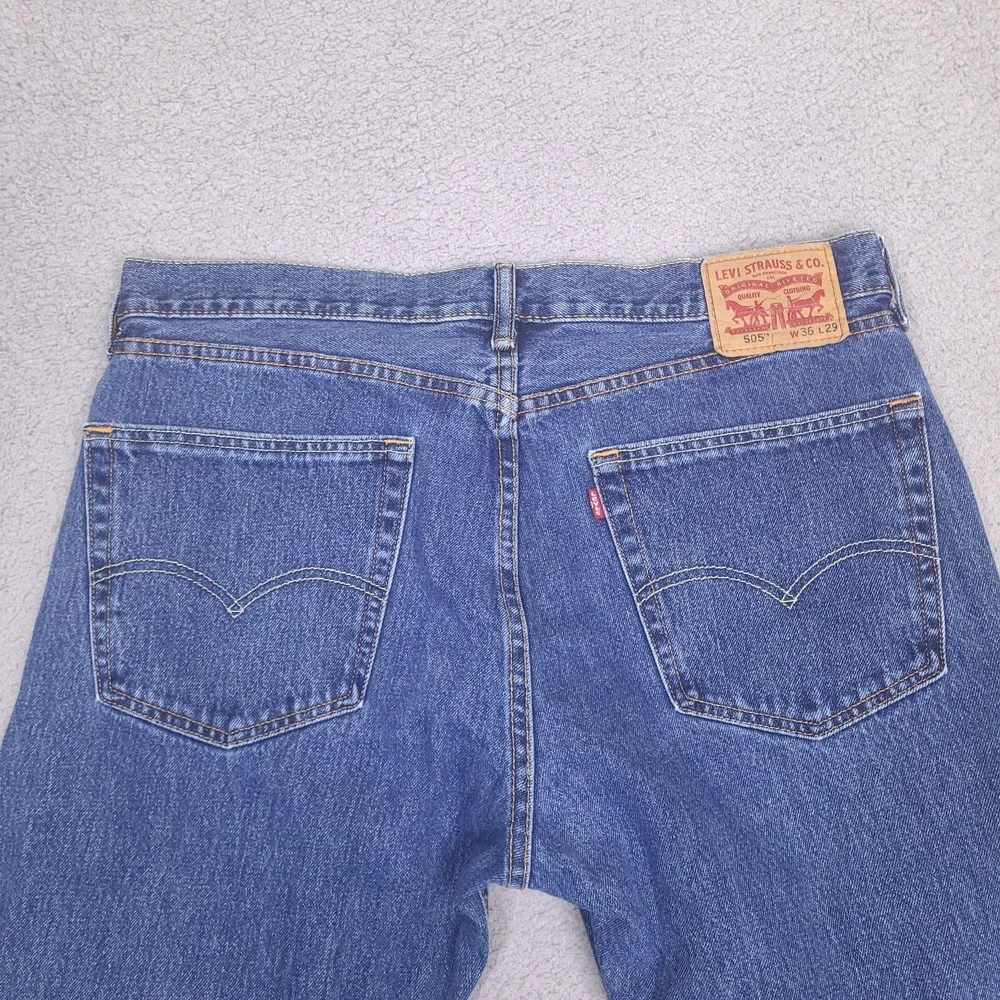 Levi's Jeans‎ Mens 36x27.5 Blue 505 Regular Fit Straight Leg Medium Wash Hemmed